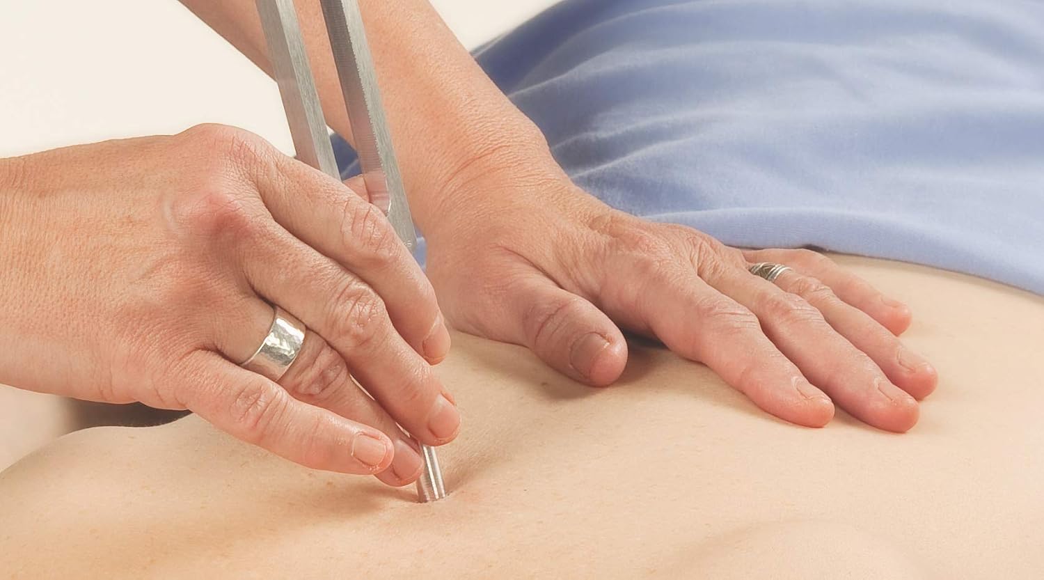 Ohm Therapeutics Luna™ Octave Set for Bodywork Practitioners and Sound Therapy (210.42 hz & 105.21 hz)