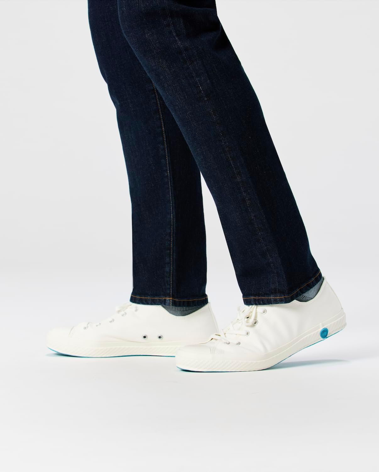 Huckberry Stretch Selvedge Denim Jeans for Men - 11.7 oz Mens Jeans with 1% Stretch, Copper Rivets- Year-Round Men Jeans