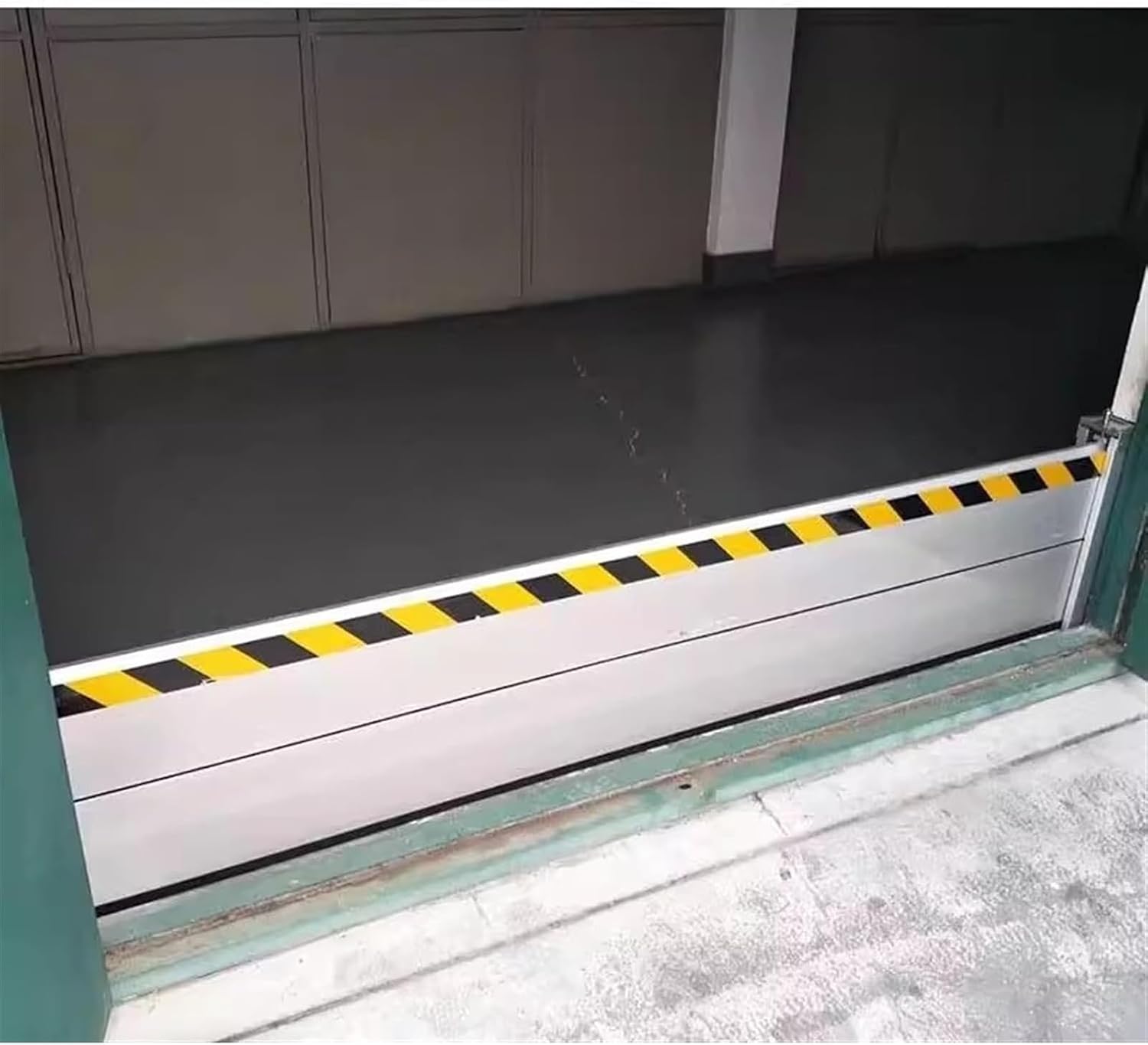 Exterior Mounted Garage Flood Protection Threshold Kit, Removable Temporary Waterproofing System, Aluminum Unit Modular Design Flood Protection Panel For Garage/basement/warehouse ( Color : L-205cm80.