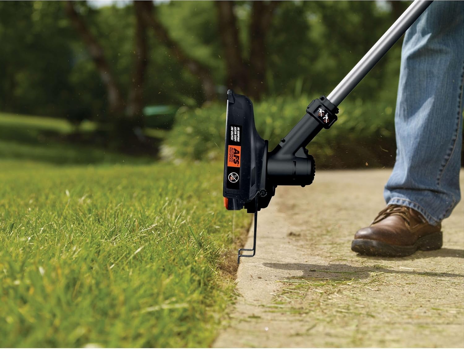 BLACK+DECKER 40V MAX 13 in String Trimmer Edger Cordless with Adjustable Telescoping Pole, 2 in 1 Weed Wacker Lawn Edger, Includes Battery and Charger (LST136)