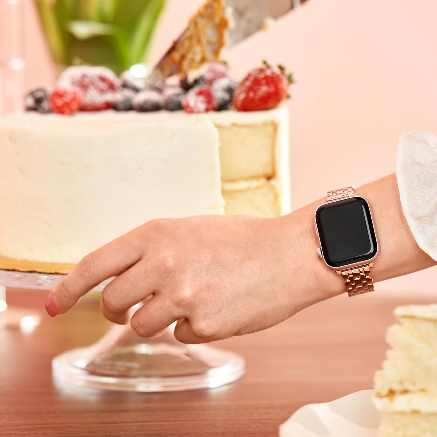 kate spade new york Designer Interchangeable Stainless Steel Band Compatible with Your 38/40/41mm Apple Watch Series 9/8/7/6/5/4/3/2/1/SE