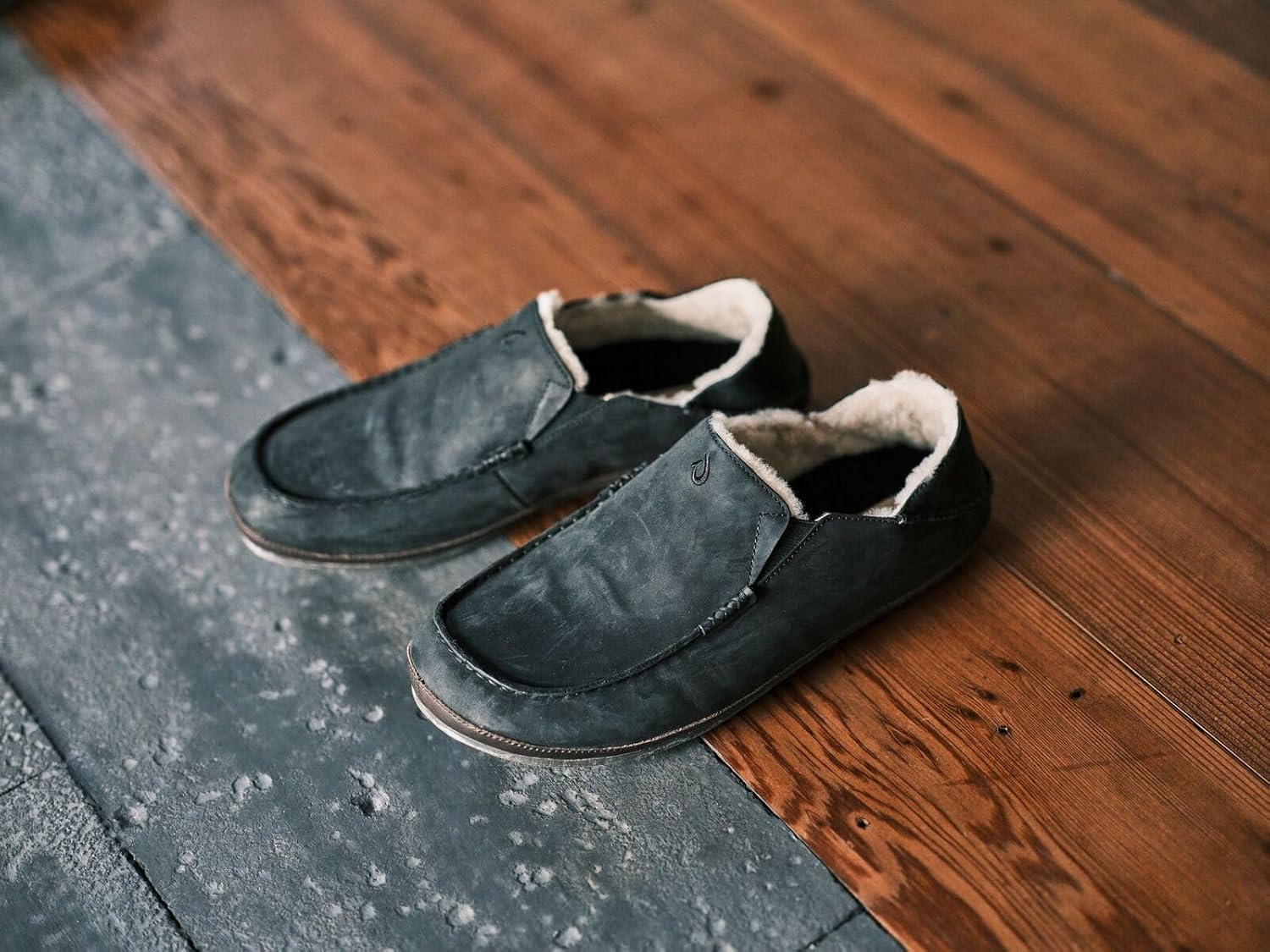 OLUKAI Moloa Slipper, Men's Premium Leather Slip-On Shoes, Soft Genuine Shearling Lining & Gel Insert, Drop-In Heel & All-Day Comfort