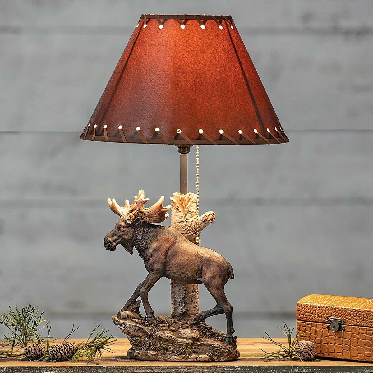 BLACK FOREST DECOR - Moose Climbing Table Lamp for Cabin, Living Room, Nightstand, Desk - Vintage Rustic Home Décor - 19.5' x 12'