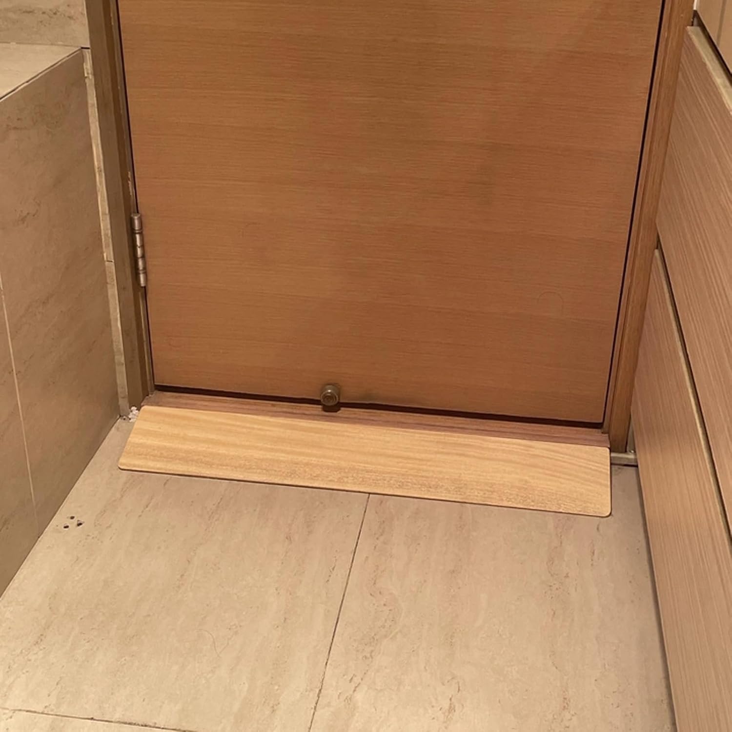 Wheelchair Ramp, Threshold Ramps for Doorways, Solid Wood Threshold Ramp, Shed Ramps, for Doorways, Driveways, Steps, Garages, 1100 LBS Capacity(70 * 25 * 5cm/28 * 10 * 2in)