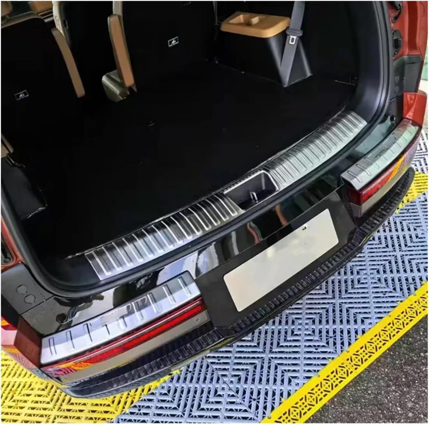 Compatible With Hyundai Santa Fe 2024-2025 2026 carbon silver Titanium Black car door threshold Inside Protector cover sill guard Trim(Plastic carbon)