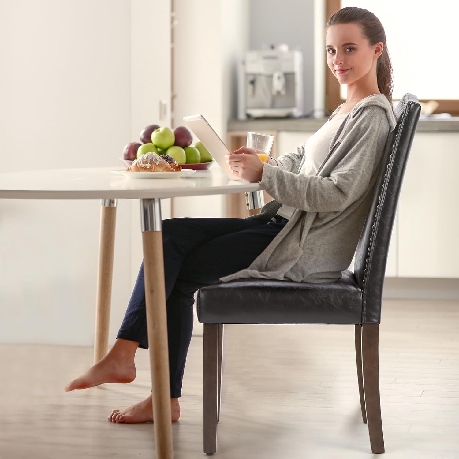 DUMOS Dining Chairs Set of 4, Modern PU Leather Kitchen Table Chairs with Wooden Legs and Padded Seat for Dining Room/Kitchen/Living Room/Restaurant, Brown