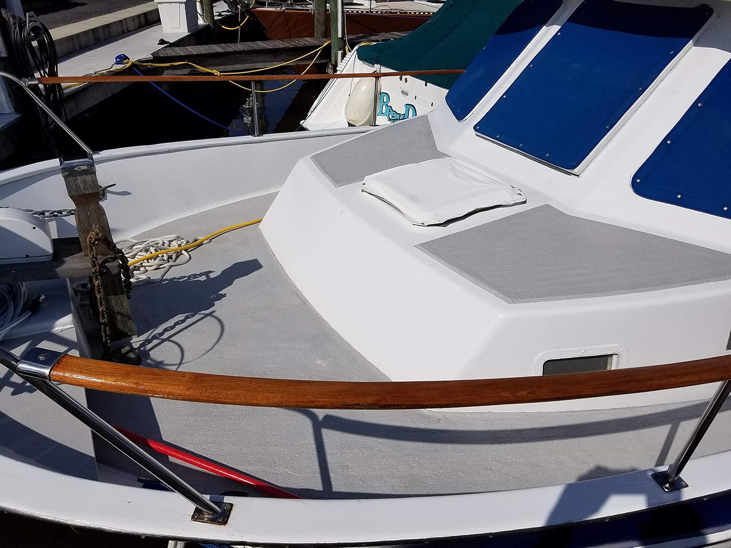 Durabak-18 Non-Skid Boat Deck Paint - Trusted by the US Navy - Non-Slip Marine Liner DIY Floor Paint Coating for Boats - One-Part Application (Light Gray, 2 Quarts - 30sq.ft)