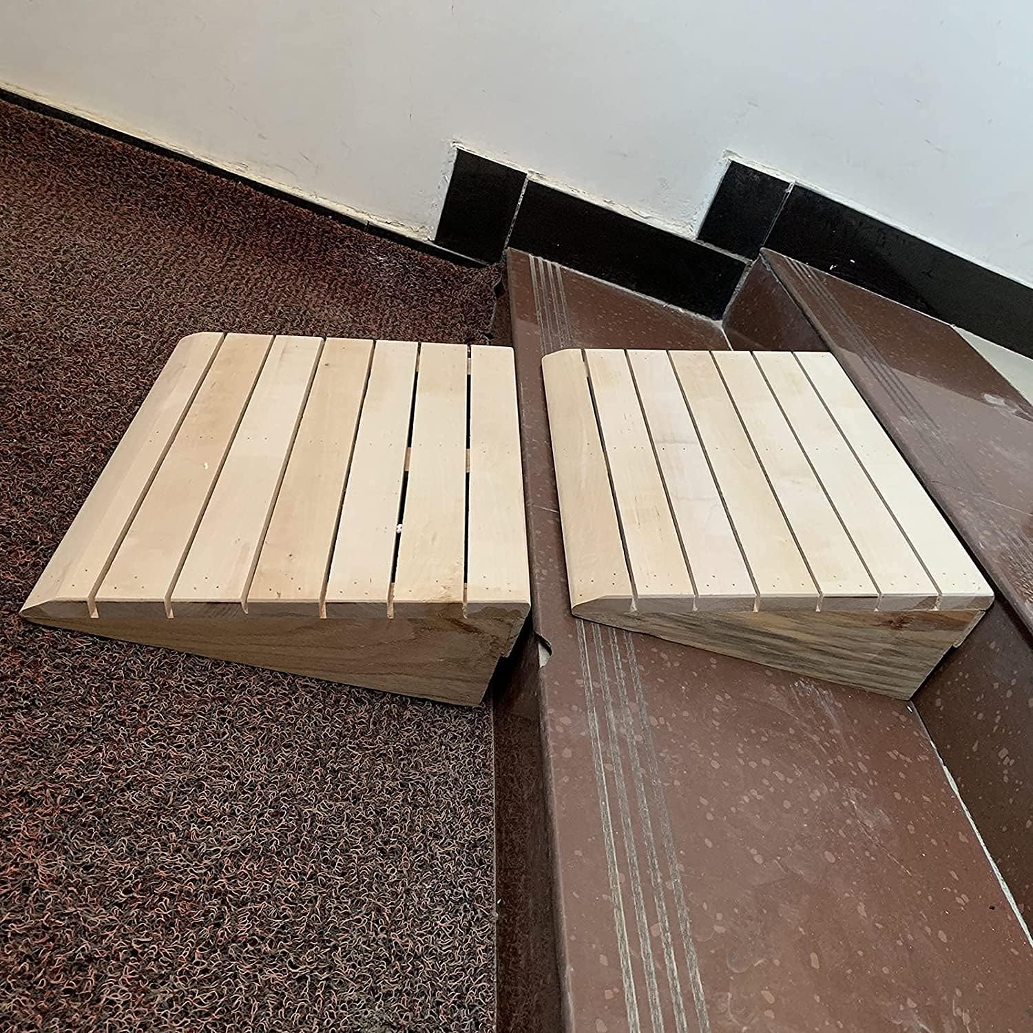 Ramps Entry/Curb Wooden Threshold with Handle, Portable Steps Doorways for Cars Wheelchair(30.8x30x9cm)